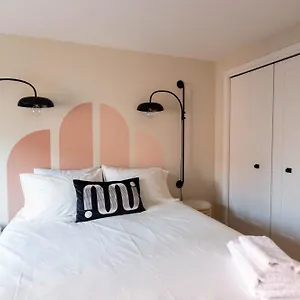Hotel apartamentowy Maison Place Royale By Luxury In Transit ****