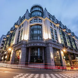 Radisson Collection Grand Place מלון בריסל
