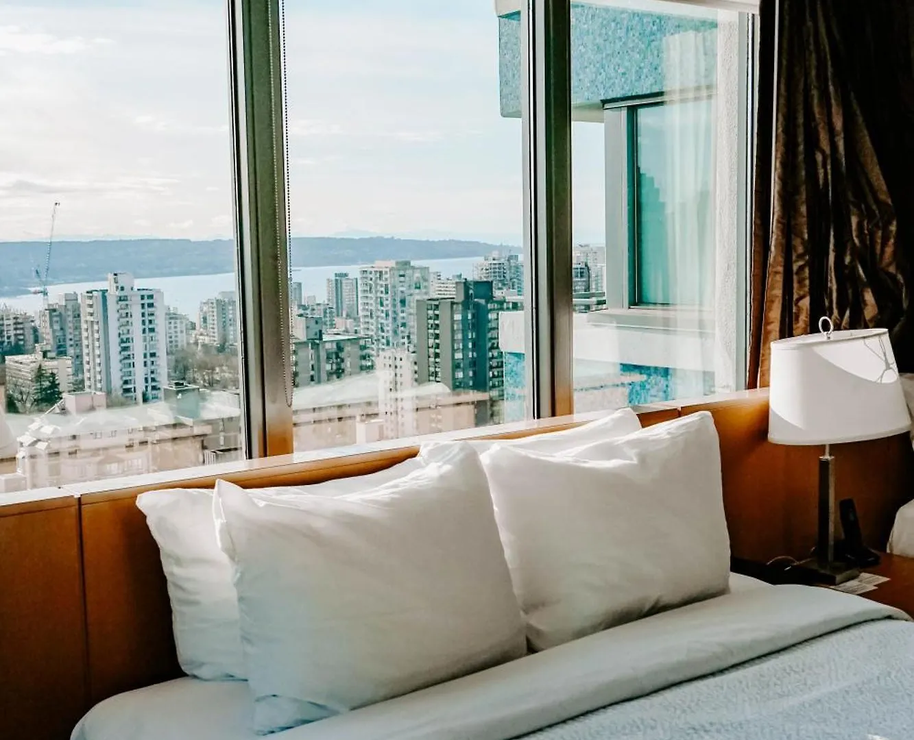 Blue Horizon Hotel Vancouver 4*,
