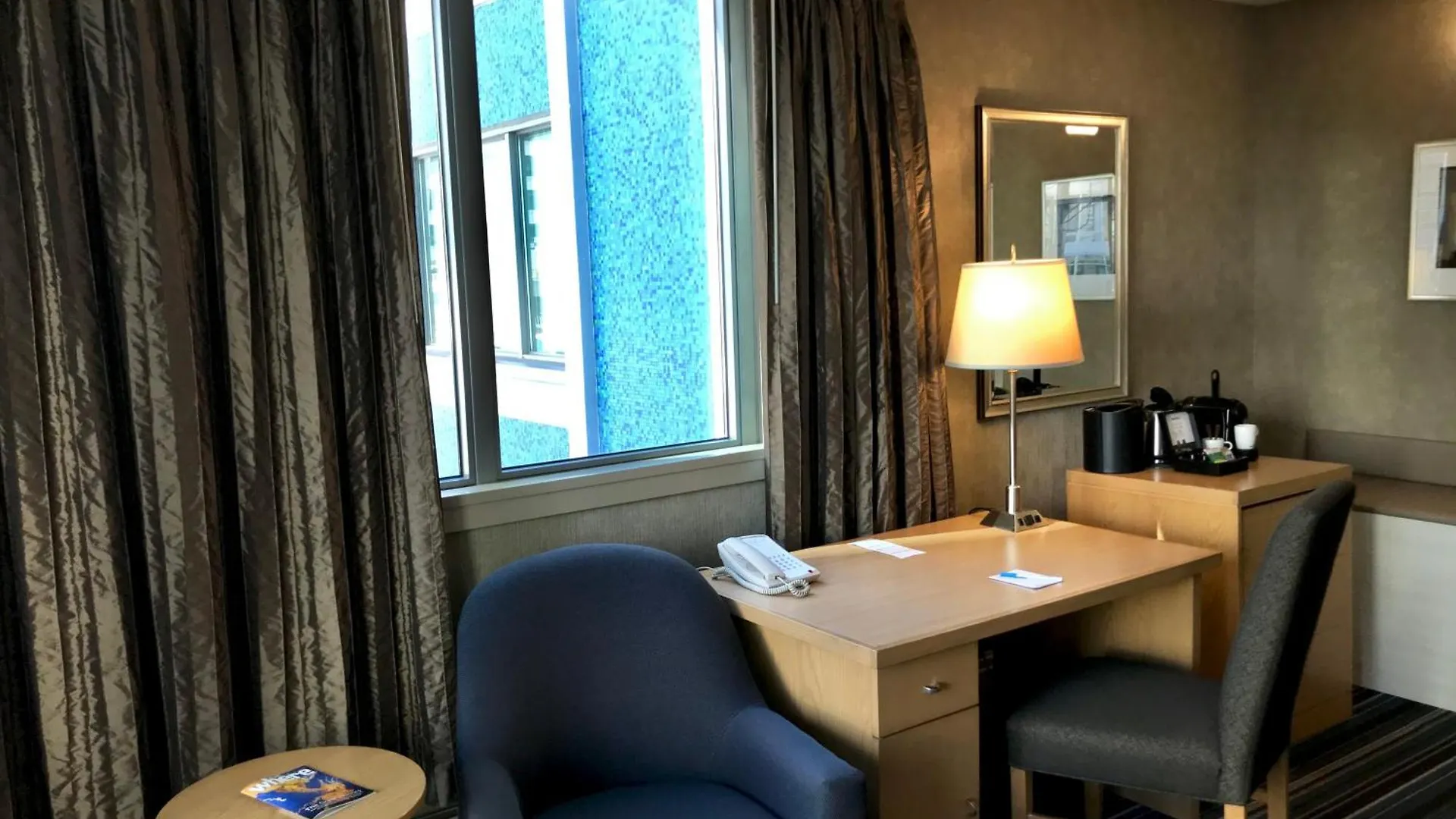 Blue Horizon Hotel Vancouver