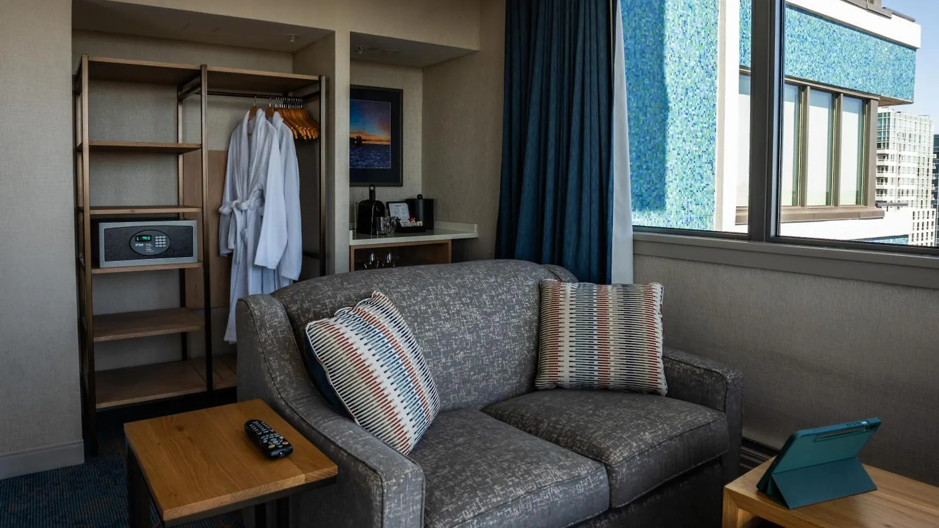 Blue Horizon Hotel Vancouver
