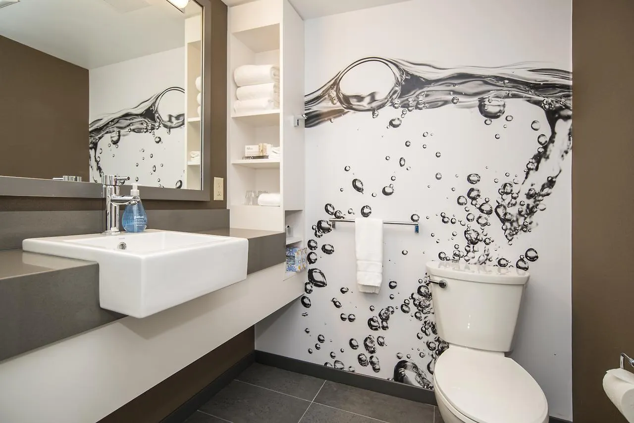 ****  Blue Horizon Hotel Vancouver Canada